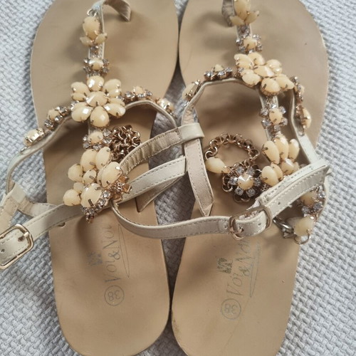 Voi & Noi sandals size 38, beige and gold