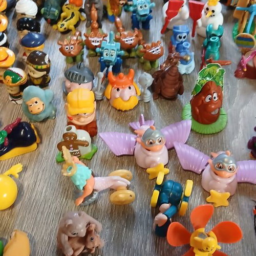 Kinder toys pack of 160 pieces