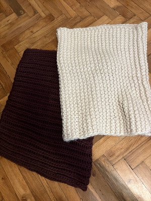 Burgundy Neck Warmer like new