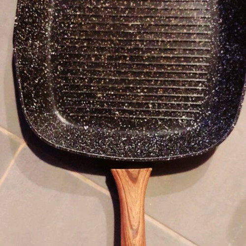 Cooking pans used, in good condition