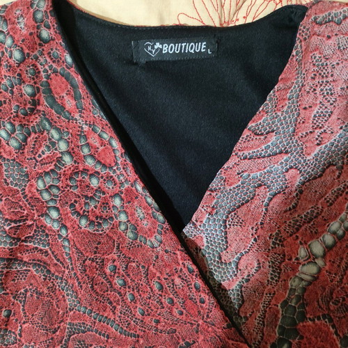 Red wrap dress like new, midi with belt and removable pads
