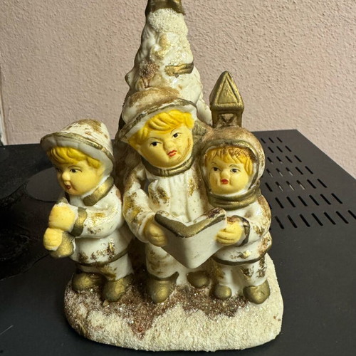 Vintage Christmas ceramic candle holder like new, carolers