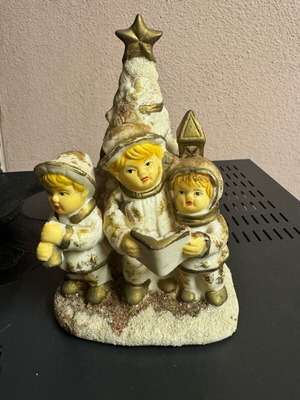 Vintage Christmas ceramic candle holder like new, carolers