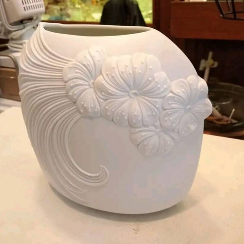 Kaiser vase signed by M. Frey, W. Germany, matte porcelain
