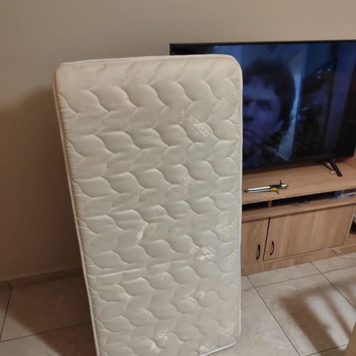 Crib used, missing one drawer underneath