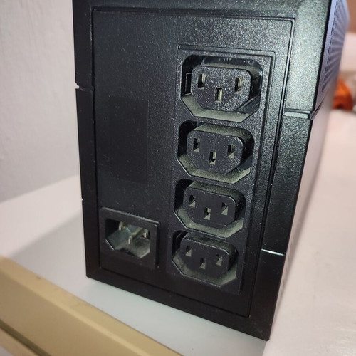 Ups Eaton 5e-650i used, without cables and battery