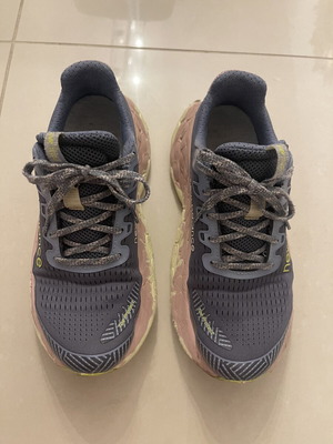 New Balance women's athletic shoes, size 38, multicolor