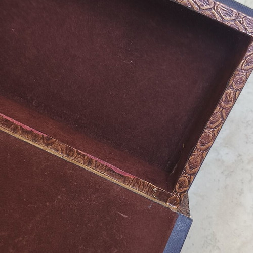 Jewelry box Old Fashioned Flowers vintage style, like new
