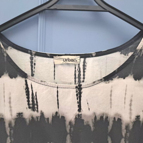Urban dress with abstract black and white print like new