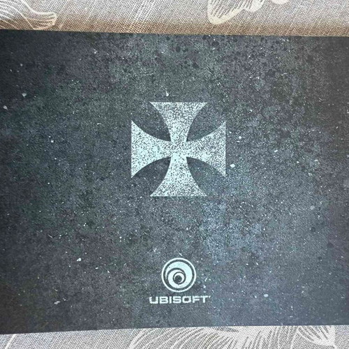 Assassin's Creed Rogue Memorabilia like new, art cards, official artbook and soundtrack