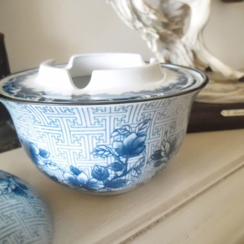 Chinese ashtray new, blue/white
