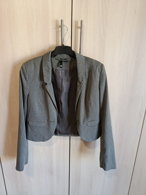 Women's gray cropped jacket size 38 like new