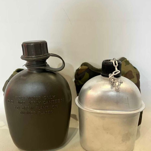 Military Canteen Set used, plastic and metal, 21x14 & 18x14 cm