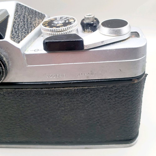 Chinon CX camera used with lens
