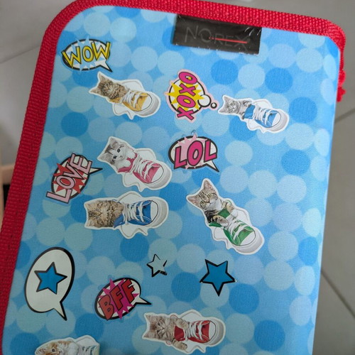 Children's school pencil case used in very good condition