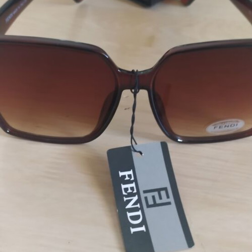Fendi women's sunglasses new, brown with case