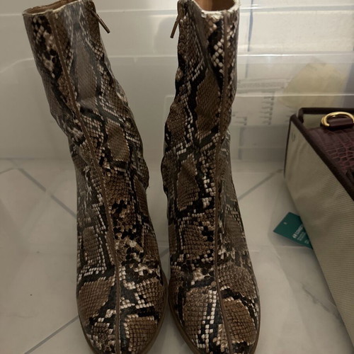 Mango ankle boots like new with wooden heel and snake pattern