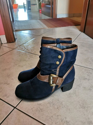 Μποτάκια Migato μπλε μεταχειρισμένα, νούμερο 40 με καφέ λεπτομέρειες