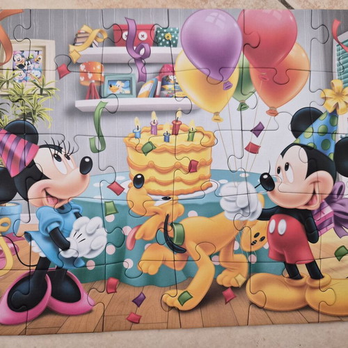 Trefl Mickey Mouse & Friends puzzle 30 pieces used