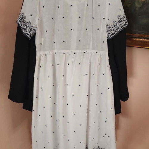 Vintage white dress with blue roses, like new, sizes L to XXL