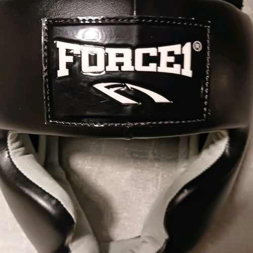 Force1 martial arts helmet like new, full face for kick boxing and boxing sparring