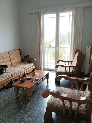 Κλασικό σαλόνι vintage μεταχειρισμένο, σετ με τριθέσιο καναπέ, πολυθρόνες και τραπεζάκια