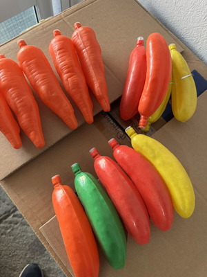 Carrot and other toy whistles, pack of 14
