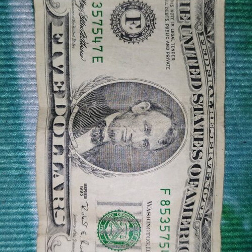Collectible 5 dollar bill like new, printed in 1995