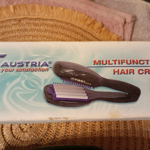 First Austria Wavy hair straightener like new