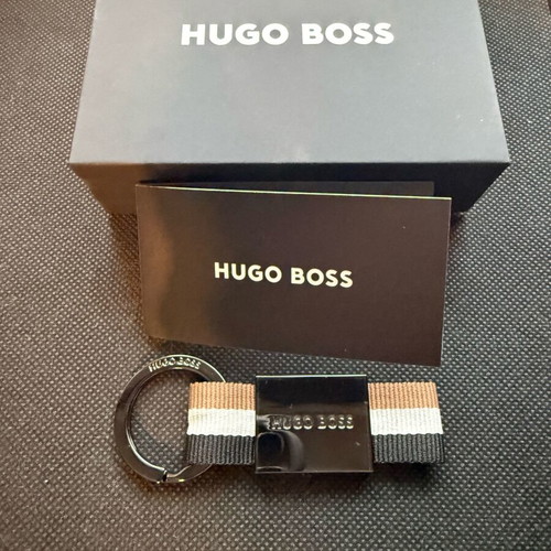 Μπρελόκ Hugo Boss νέο με τριχρωμία ιμάντα
