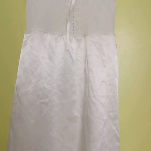 Miss Evelyn set robe and nightgown like new, sugar color