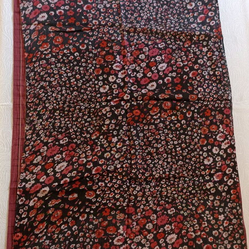 Attrattivo women's neck scarf like new in burgundy shades