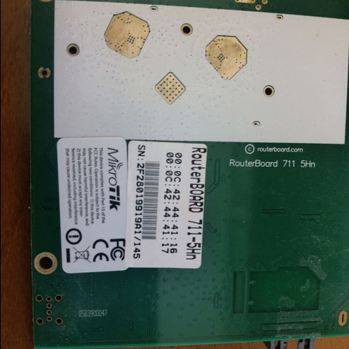 Mikrotik Routerboard RB711-5Hn used with 11dbi antenna