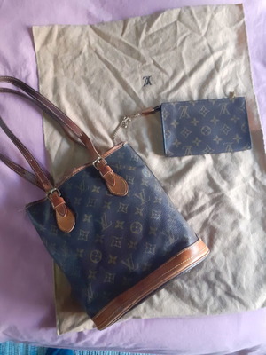 Чанта Louis Vuitton Petit Bucket употребявана с несесер и калъф