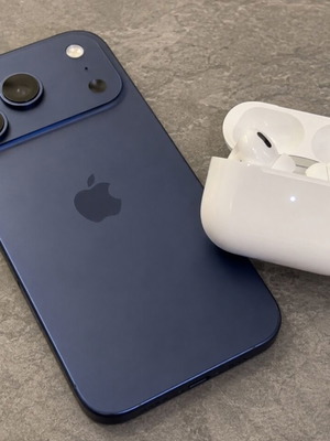 iPhone 17 Pro 256GB with AirPods 3 Pro like new