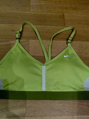 Nike Indy sports bra new, green, medium size