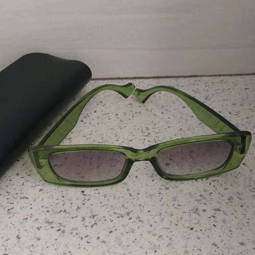 AV sunglasses like new, green