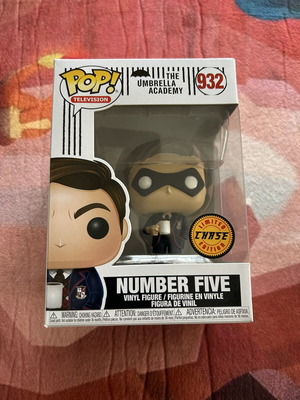 Funko Pop Number Five 932 Limited Chase edition like new