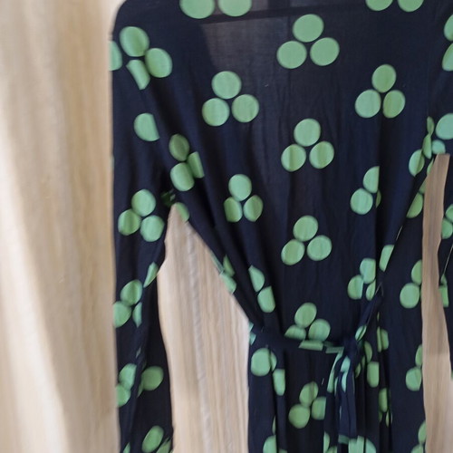 Diane Von Furstenberg wrap dress silk like new, black with green circles