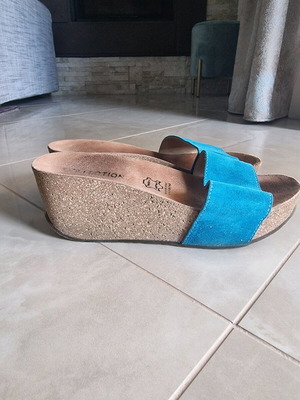 Leather slippers size 40 like new, turquoise, Greek made