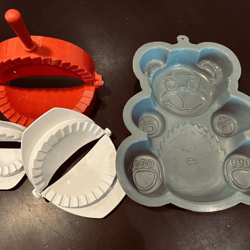 Baking and pastry set with gift apron, like new