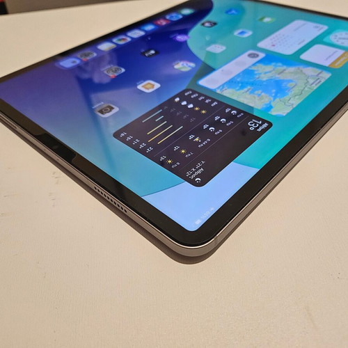 Ipad Pro 12.9 M2 2TB 5G like new with Pencil 2 and Spigen Armor case