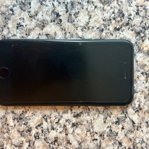 Apple iPhone 7 32GB used with box and cases