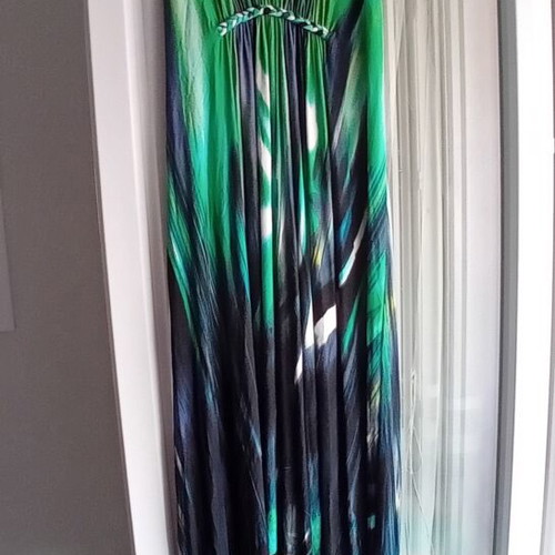 Maxi dress Must with butterfly print like new, halter neck, colorful