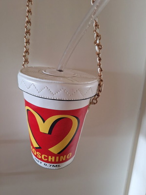 Moschino shoulder bag like new with straw, white and red