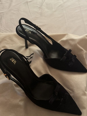 Zara velvet kitten heels, black slingback