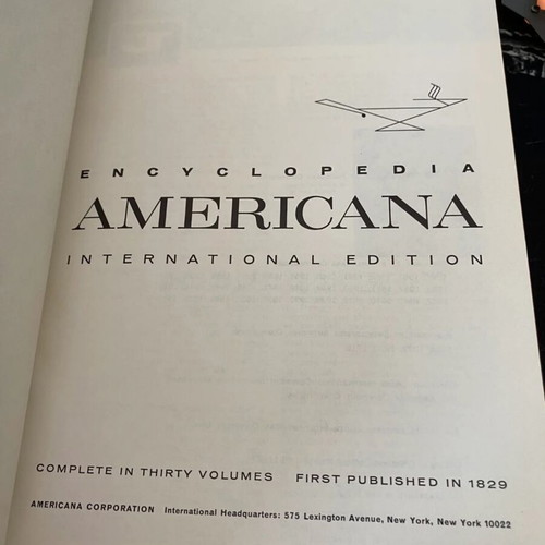 The Encyclopedia Americana 30-volume set like new, hardcover, English