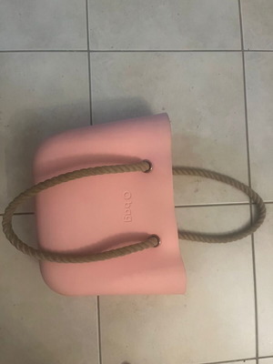 Τσάντα O bag ώμου μεταχειρισμένη ροζ με χερούλια από σχοινί