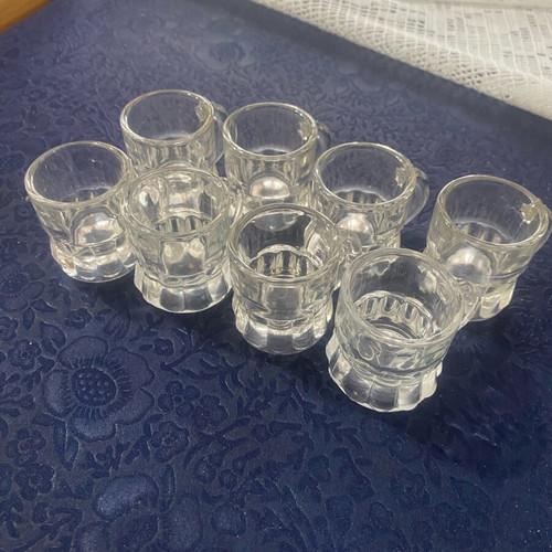 Set of 8 raki glasses like new with handle