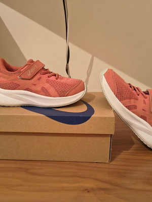 Asics Patriot 13 PS athletic shoes like new, size 30, red orange